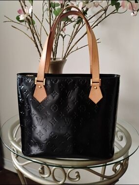 Authentic Louis Vuitton Houston Black Monogram Vernis Tote